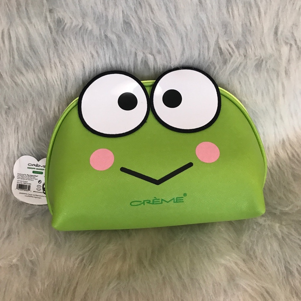 SELLING FAST! The Creme Shop Trendy Makeup Bag